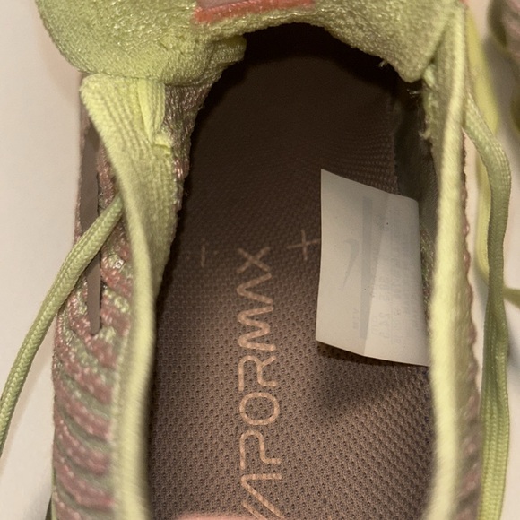 Nike Air VaporMax FlyKnit 3 “Barely Volt” Women’s Size 7.5 - Picture 11 of 11
